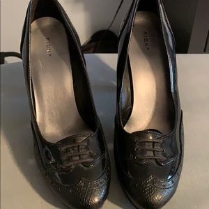 Fioni black heels with vintage detail